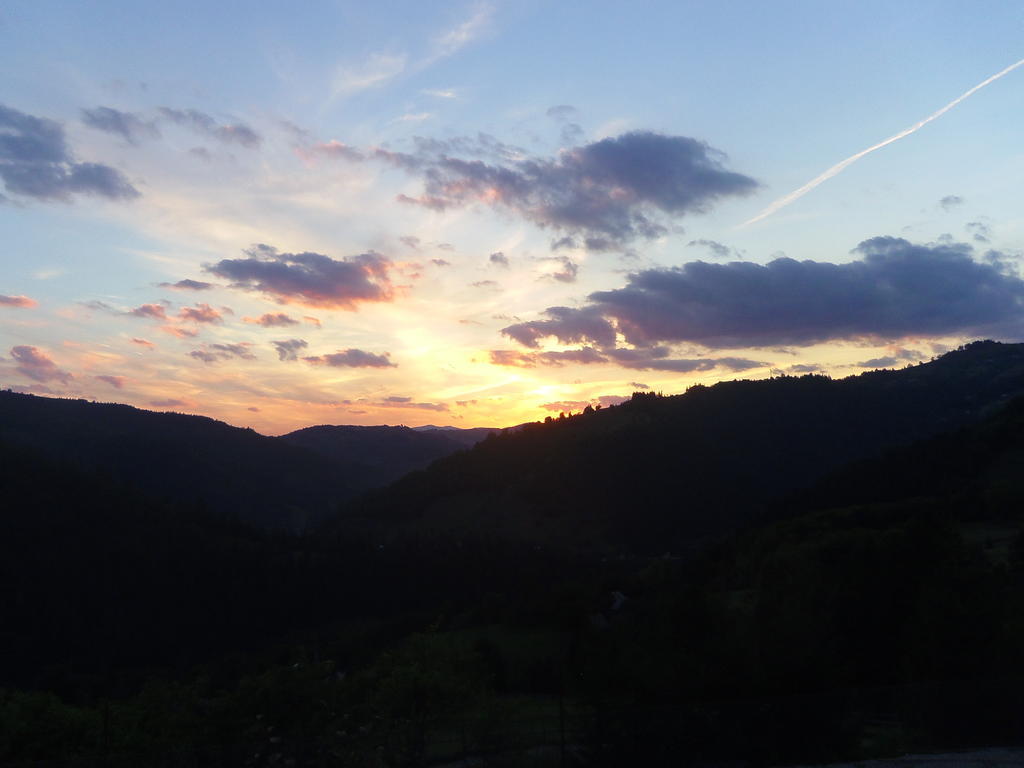 Kings Valley - Sunny Botesti Cimpeni Bagian luar foto